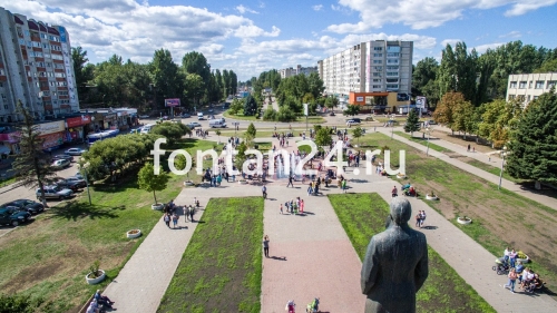 Фонтан на площади